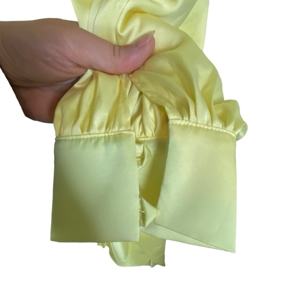 Gigii’s Yellow Satin Asymmetric One Shoulder Slit Ruched Maxi Dress Size Small - Picture 7 of 12